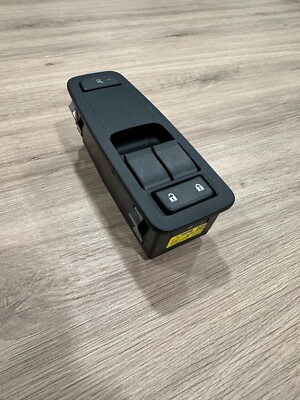 Q-27-1028-2011 Genuine Paccar  PT DCS MLU DRIVER LOW