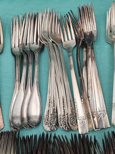 Lot of 110 + Assorted Vintage Silverplate Dinner/Place/Grille Forks Craft Up - Picture 3 of 16
