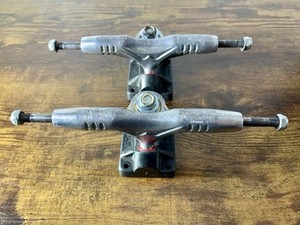 GULLWING SUPER PRO III ビンテージ　トラック Gullwing Super Pro III Skateboard Trucks - SILVER
