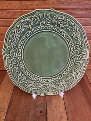 Bordello Pinheiro Green Poinsettia dinner  Plate Made In Portugal