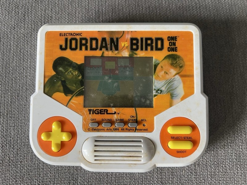 1988 Tiger Jordan vs Bird One On One Handheld Electronic Game! Works!