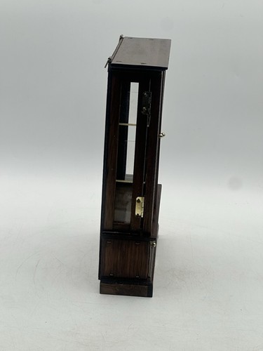 Dollhouse Hutch Cabinet With Plexiglas Shelves Side Panels And Doors Taiwan - Picture 6 of 14