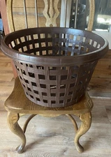 Vintage 70s Rubbermaid Sturdy Round Basketweave Brown Retro Laundry Basket 2966