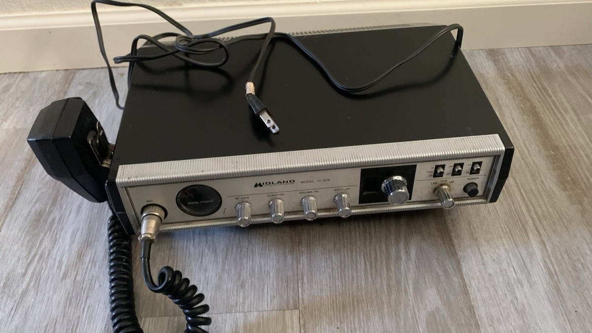 Midland International Model 13-976 Vintage 23 Channel CB Radio