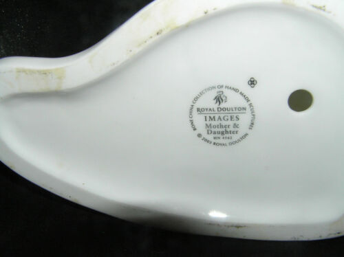 IMÁGENES REAL DOULTON MADRE E HIJA HN4562 PORCELANA HUESO BLANCO 1ª CALIDAD - Imagen 2 de 3
