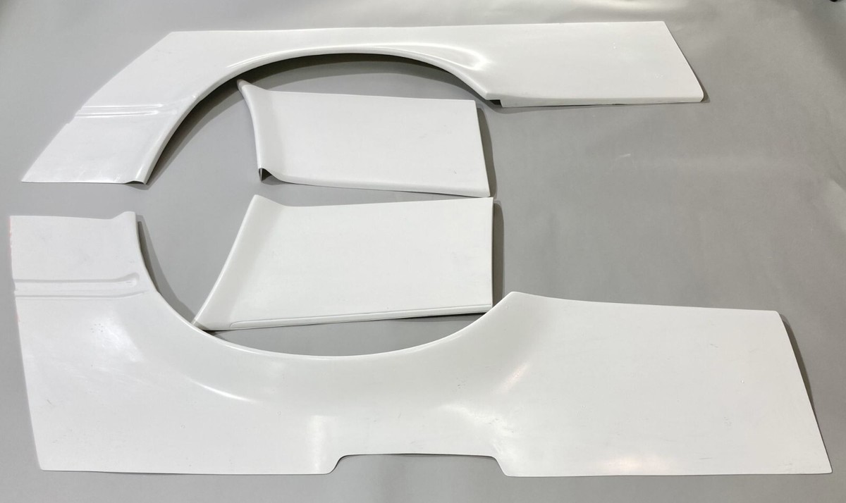Mercedes Benz W124 Coupe AMG E500 Rear Wide Body Fender Set (Set 