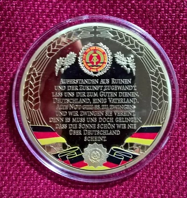 Vergoldete Medaille Zum 70.Geburtstag-Eine Hommage an die Hymne d. DDR 1.Strophe - Bild 1 von 3