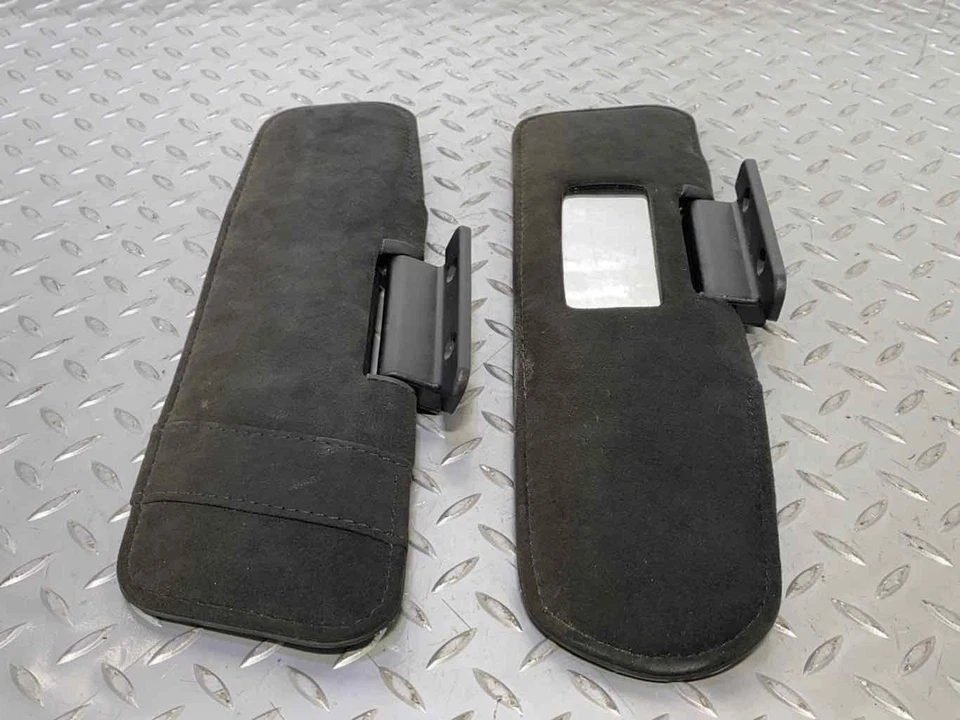 Par de parasoles de gamuza izquierda y derecha Ferrari California 12-14 (negro) Foto 4 de 4