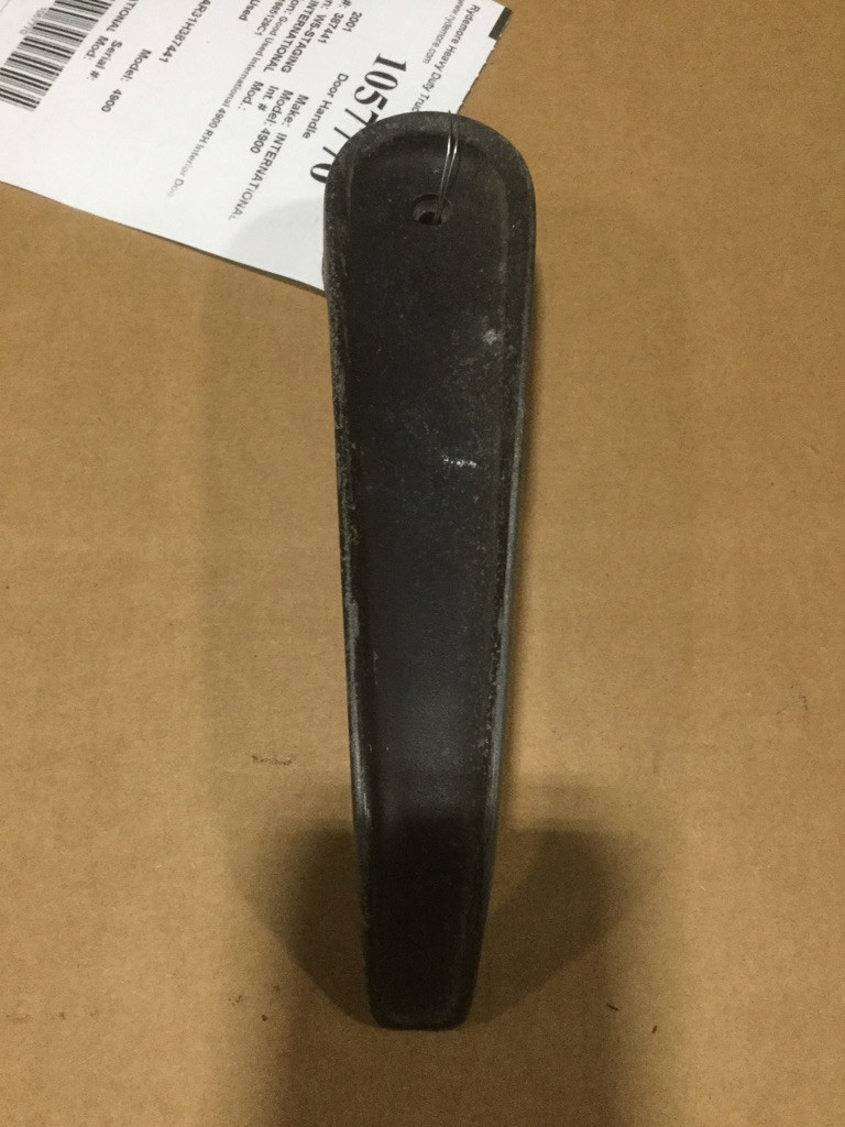 INTERNATIONAL 4900 Door Handle Tag# 1057770