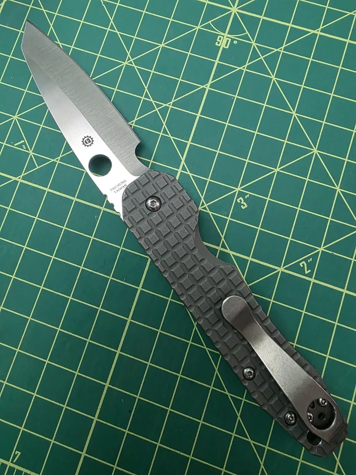 Spyderco Smock Red G10 M390 Satin Discontinued DLT Exclusive Titanium Reylight - Image 4 of 4