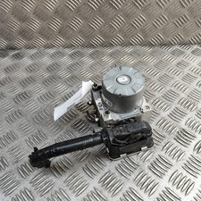 Pompe à essence Mazda 121