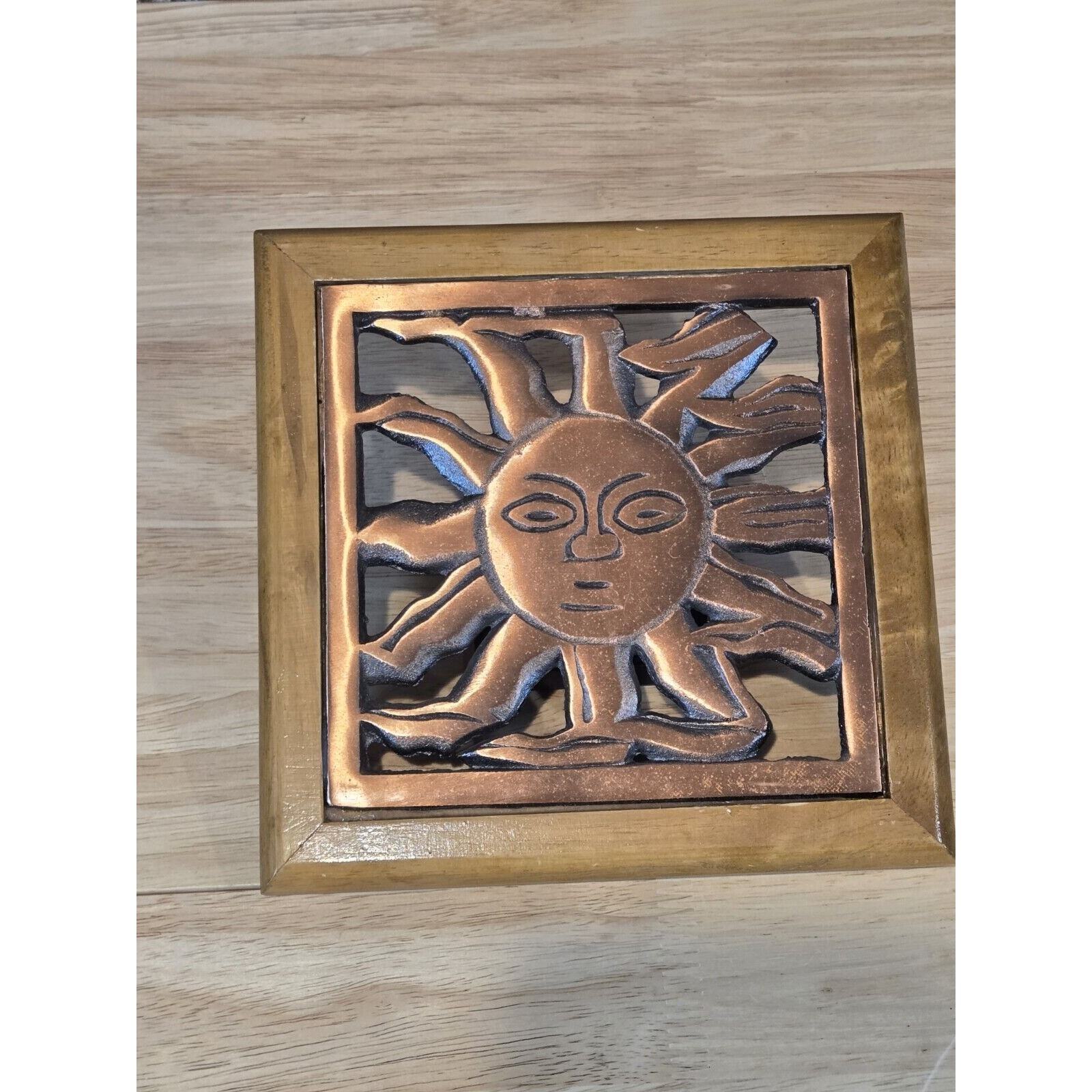 VINTAGE SUNSHINE TRIVET 2000 METAL AND WOOD