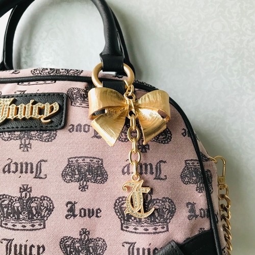 Juicy Couture Vintage Couture Bowler Rosa Diamante Precio de venta sugerido por el fabricante 99 USD - Imagen 2 de 12