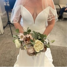 Never Worn, Only Tailored: Suzanne Neville Ivory Wedding Dress