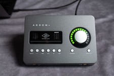Universal Audio Arrow Thunderbolt 3 2 x 4 Cha...