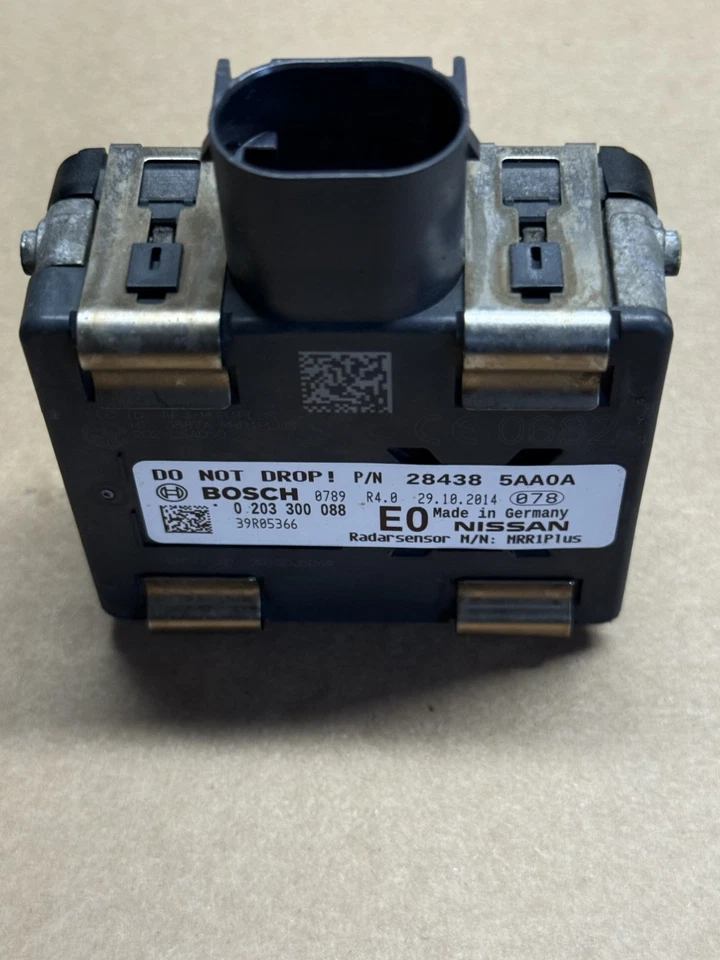 Sensor radar distancia control crucero Nissan Murano 2015-2017 28438-5AA0A Foto 3 de 4