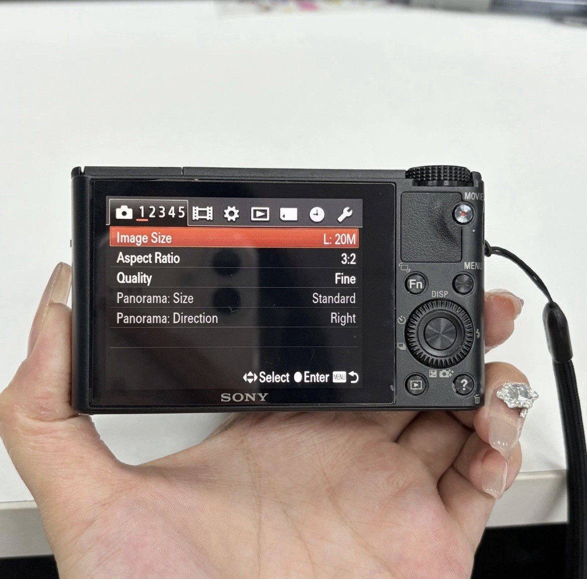 Sony Cyber-shot DSC-RX100 20.2MP Compact Camera 3.6x Zoom f/1.8