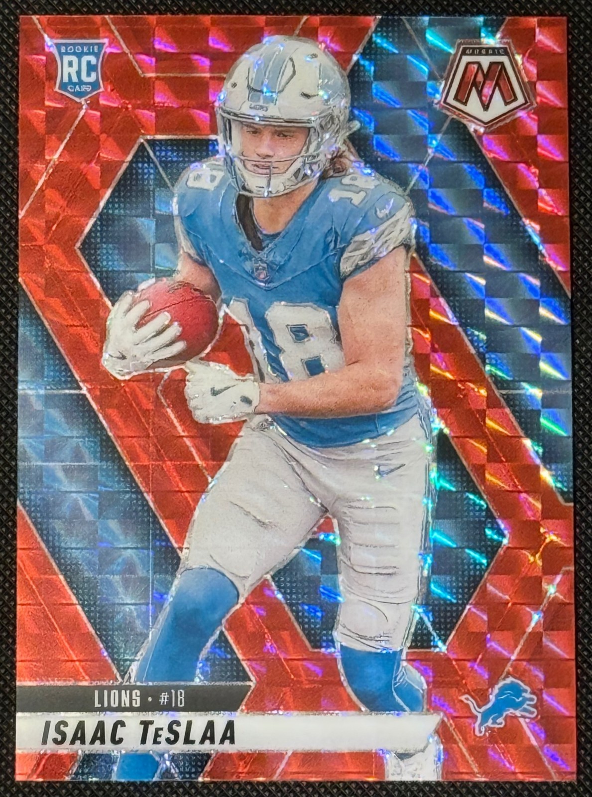 2025 Panini Mosaic Football Isaac TeSlaa Rookies Red Prizm #319 RC Lions