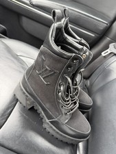LV Boots Laureate Womens Size 39/8 BlacK