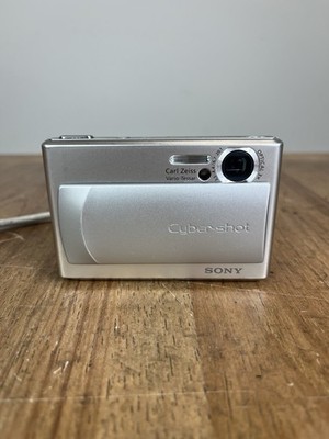 Sony Cyber-Shot DSC - T1 5.0 Mega Pixels 3x Optical Zoom Compact