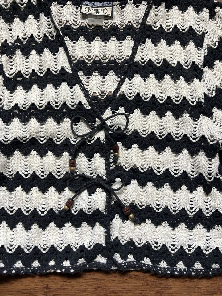 Cárdigan envolvente vintage Y2K top pequeño negro marfil ganchillo hada capricho Foto 3 de 4