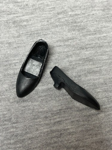 Pedigree Sindy doll vintage black kitten heel shoes 1966 - 1971 pointed low heel - 第 2/4 張圖片