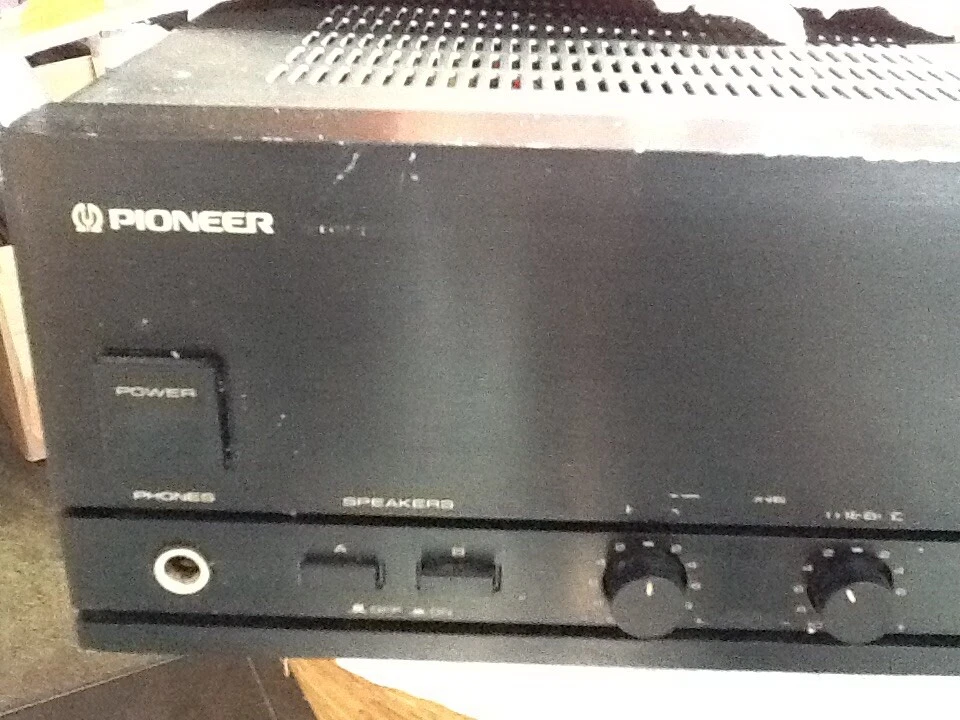 Vintage Pioneer A-X420 Stereo Separate Integrated Amplifier 1986. 62W @ 8ohm. - Image 4 of 4