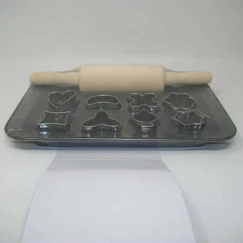 Entenmann’s Minis 10 Piece Baking Set Kid Size Cookie Cutters Rolling Pin Pan - Picture 11 of 18