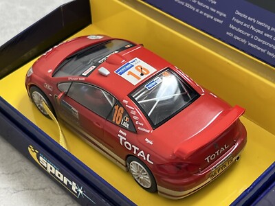 Scalextric 1/32 – Peugeot 307 WRC N°16 – Rallye 2004 – Loix – C2561A – Neuf
