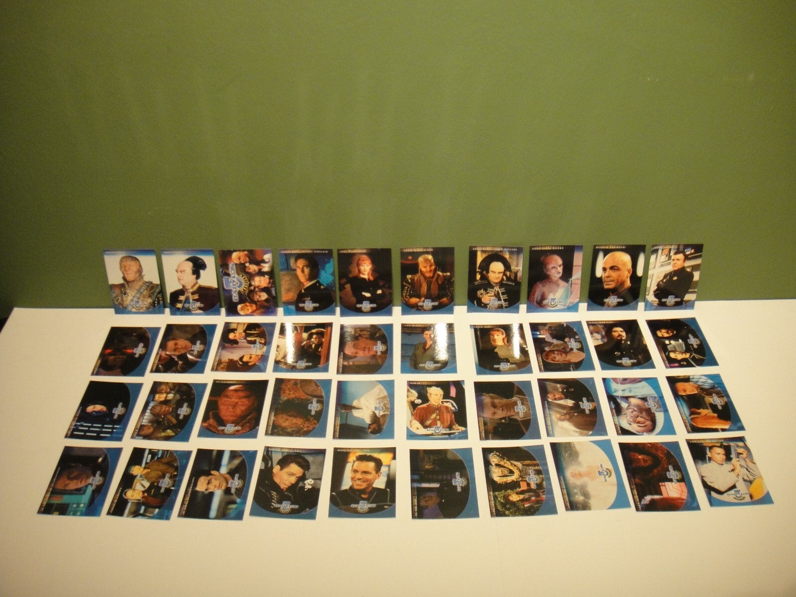 1999 - Skybox - Babylon 5 Profiles - Complete Base Card Set 1-100 - Picture 2 of 10