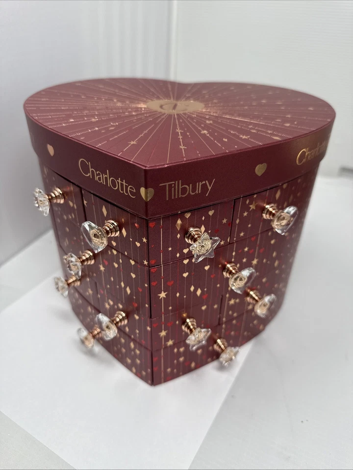 Charlotte Tilbury CHARLOTTE'S BEAUTY TREASURE CHEST OF LOVE 2024 Adventskalender