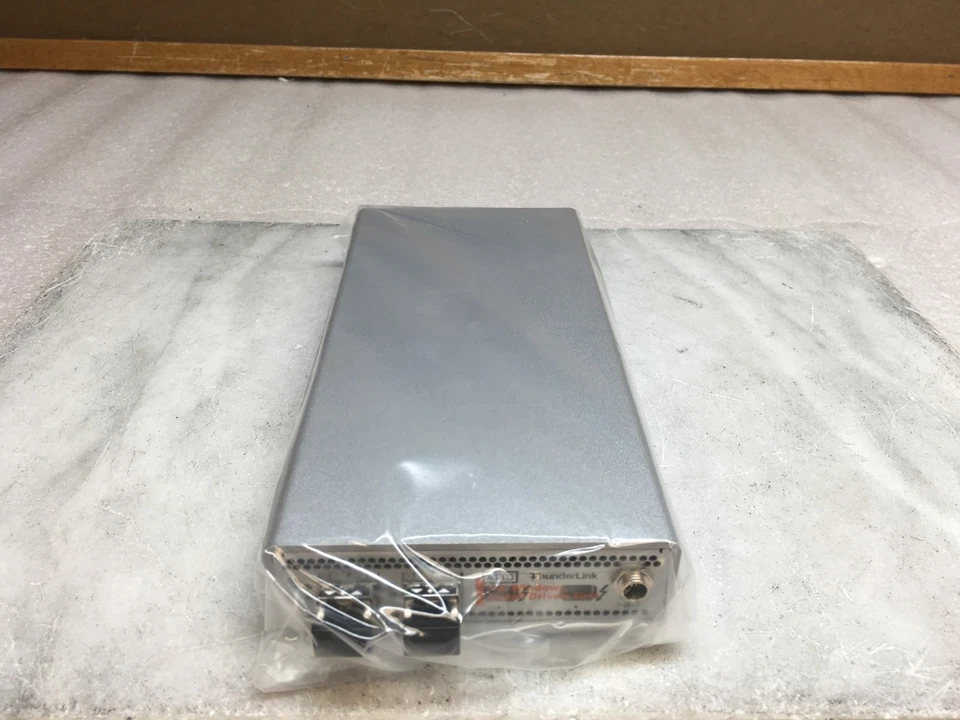 ATTO TLFC-2082-D00 ThunderLink Thunderbolt 2 to 8Gb/s FC Adapter Open Box - Image 3 of 4