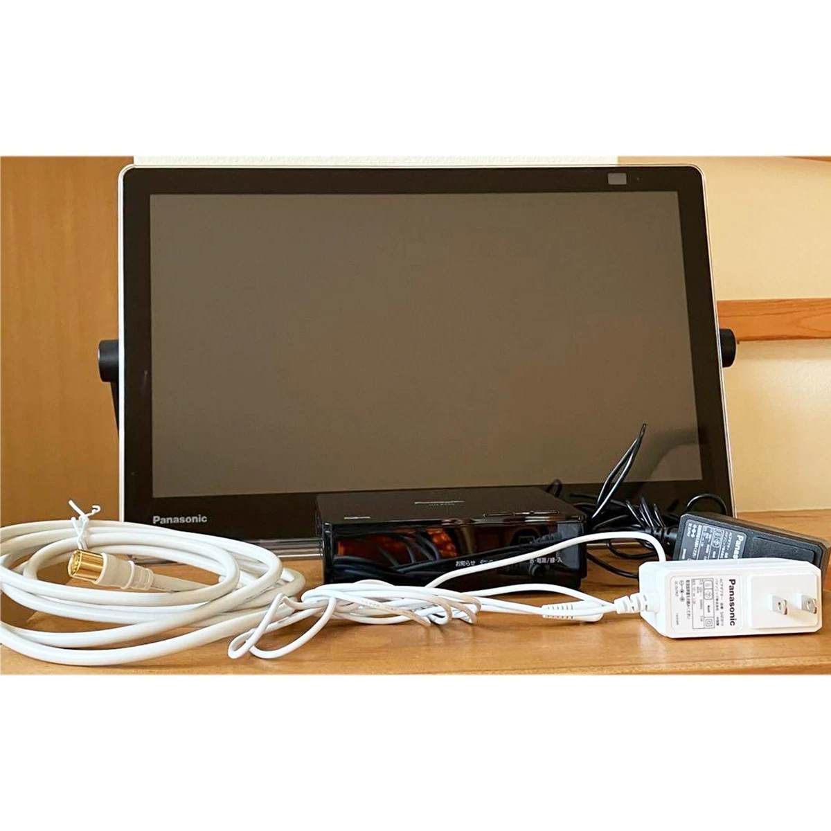 テレビ Panasonic privateVIERA Amazon.co.jp: Panasonic Viera Portable Private LCD TV : Electronics