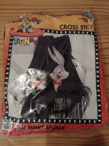 Looney Tunes Bugs Bunny Afghan Blanket. 58"x 45" (Model #51000) Cross Stitch Kit - Picture 8 of 11