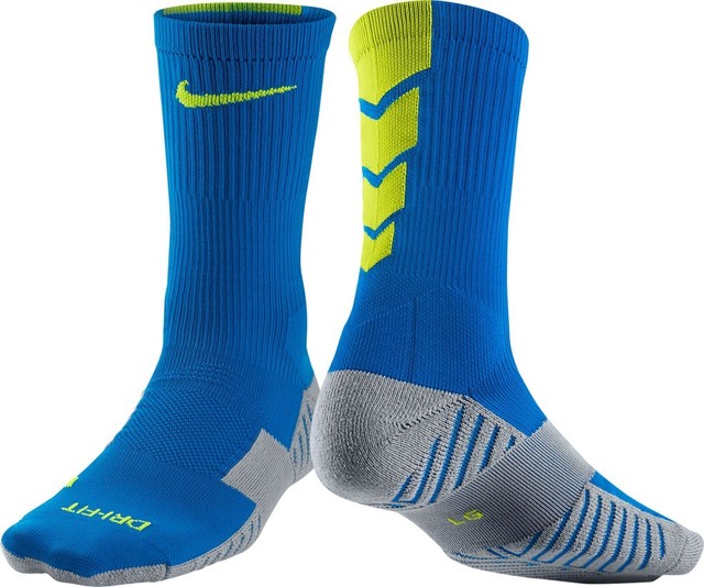 nike therma strike half zip