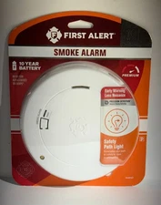 First Alert Smoke Alarm 10 Year Battery Safety Path Light ~Premium~ 1046747