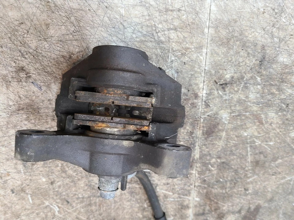 YAMAHA 1998 XTC 500 BRAKE CALIPER  8CR-2580T-10-00  98 RW4511 - Image 3 of 3