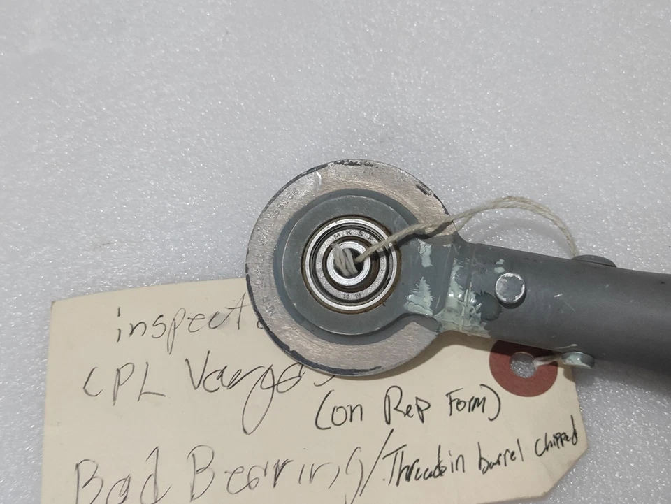 Sikorsky Aircraft UH-60A 70400-02258-048 ENLACE DE CONEXIÓN RÍGIDO &70400-02251-115 Foto 3 de 4