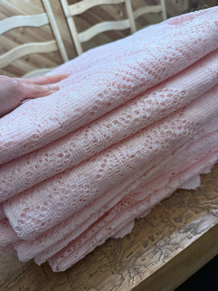 Lote De 8 Manteles Cuadrados Superpuestos Mesa 72"x72" Encaje Rosa- Decoración Evento Foto 2 de 2