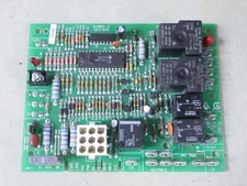 Goodman White Rodgers 1012-933C B18099-13 Furnace Control Circuit Board