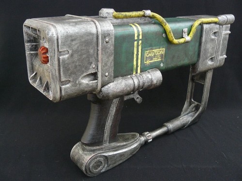 Fallout Laser Pistol AEP7 1:1 Scale Model Kit Prop Cosplay - Picture 3 of 3