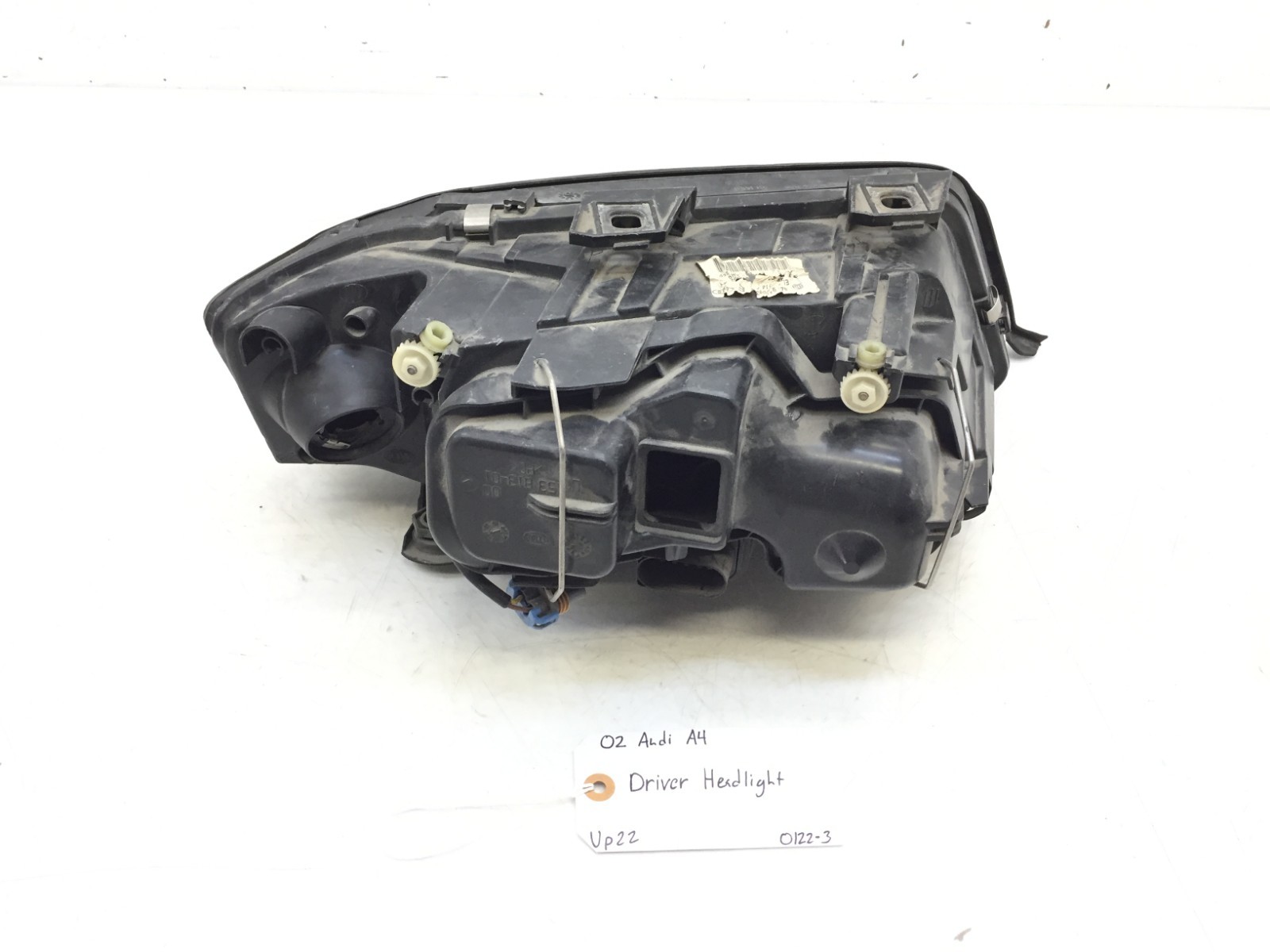 T412275 2002-2005 Audi A4 Headlight Xenon Driver Side OEM for sale 