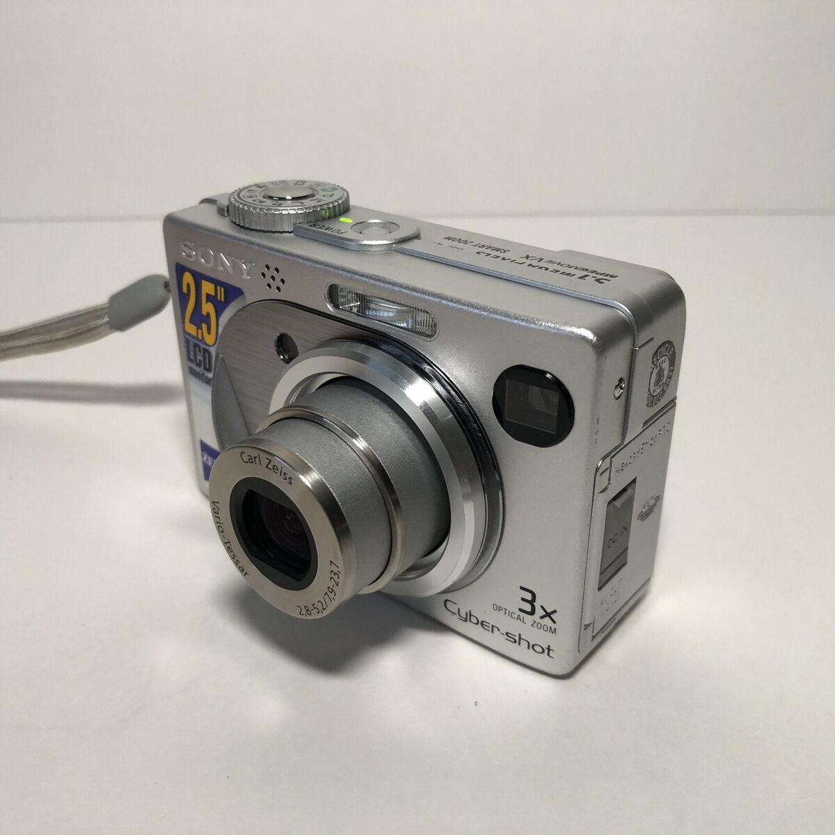 Sony Cyber-shot DSC-W1 Digital Camera Silver 5.1MP *Broken Sony Cyber-shot DSC-W1 Digital Camera Silver 5.1MP *Broken