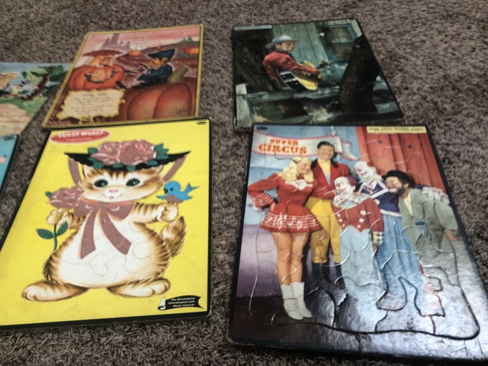 10 VINTAGE 1950’s FRAME TRAY PICTURE PUZZLES Fuzzy Wuzzy Circus Disneyland Space - Image 2 of 4