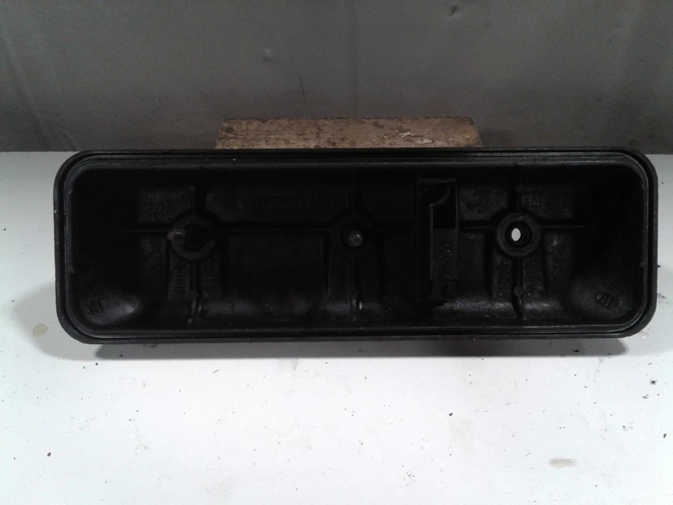 Used Engine Valve Cover fits: 1997 Gmc Blazer s10/jimmy s15 Valve Cover Grade A - Image 2 of 4