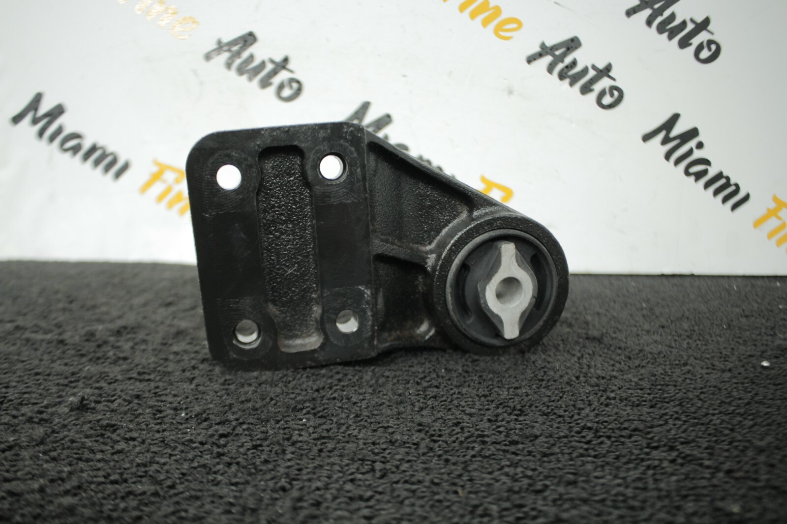 2012 Maserati GranTurismo S Left Driver LH Side Differential Mount Bracket OEM