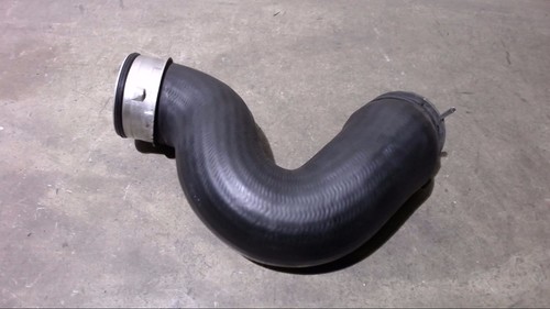 Turbolader Schlauch VW Passat Variant 2.0 TDI Bj 2005 3C/3CC 2068758