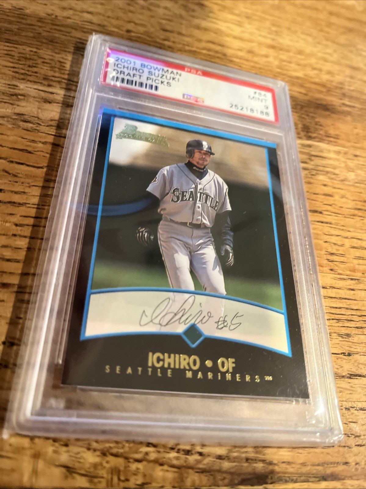 2001 Bowman Draft Picks Ichiro Suzuki #BDP84 PSA 9 Mint view 2