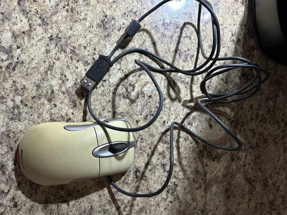 Microsoft IntelliMouse Optical USB Vintage Mouse White PS2 Compatible - Image 3 of 3