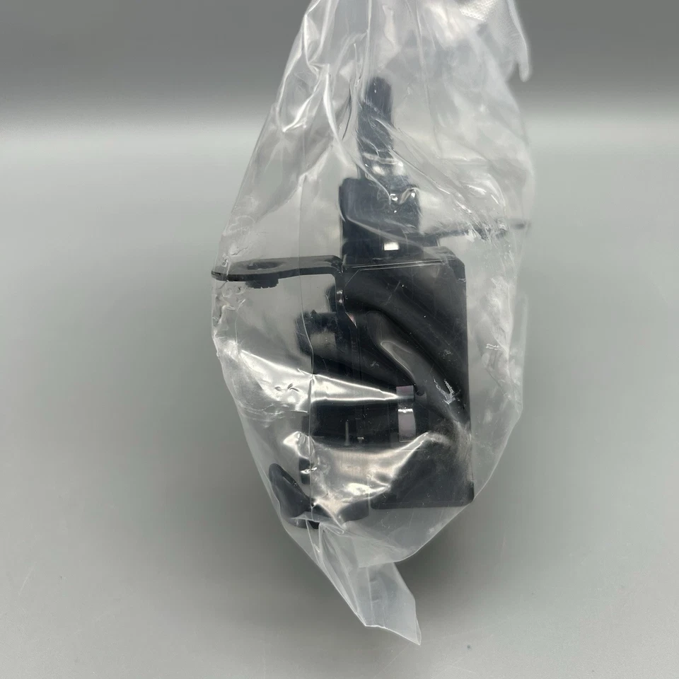 Piezas APA/URO 51238240599 Bloqueo de pestillo de capó lado conductor o pasajero para 750 760 Foto 3 de 4